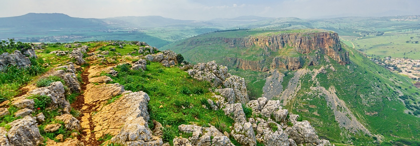 Conheça o Monte Arbel com Terra Santa Viagens